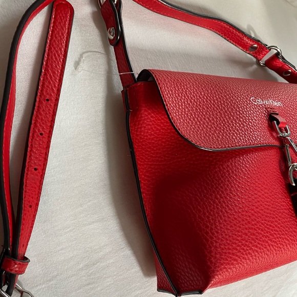 CALVIN KLEIN pebble red crossbody - Picture 3 of 5
